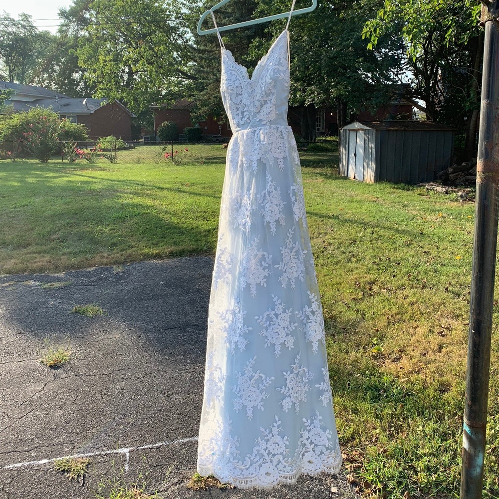 Say Yes to the Prom Juniors' Embroidered-Lace Gown